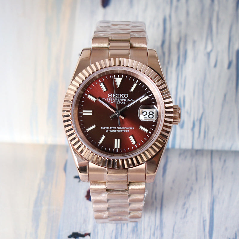 Seiko Mod Day-Just Rose Gold “Burgundy” Automático NH35 – Presidential Steel Premium