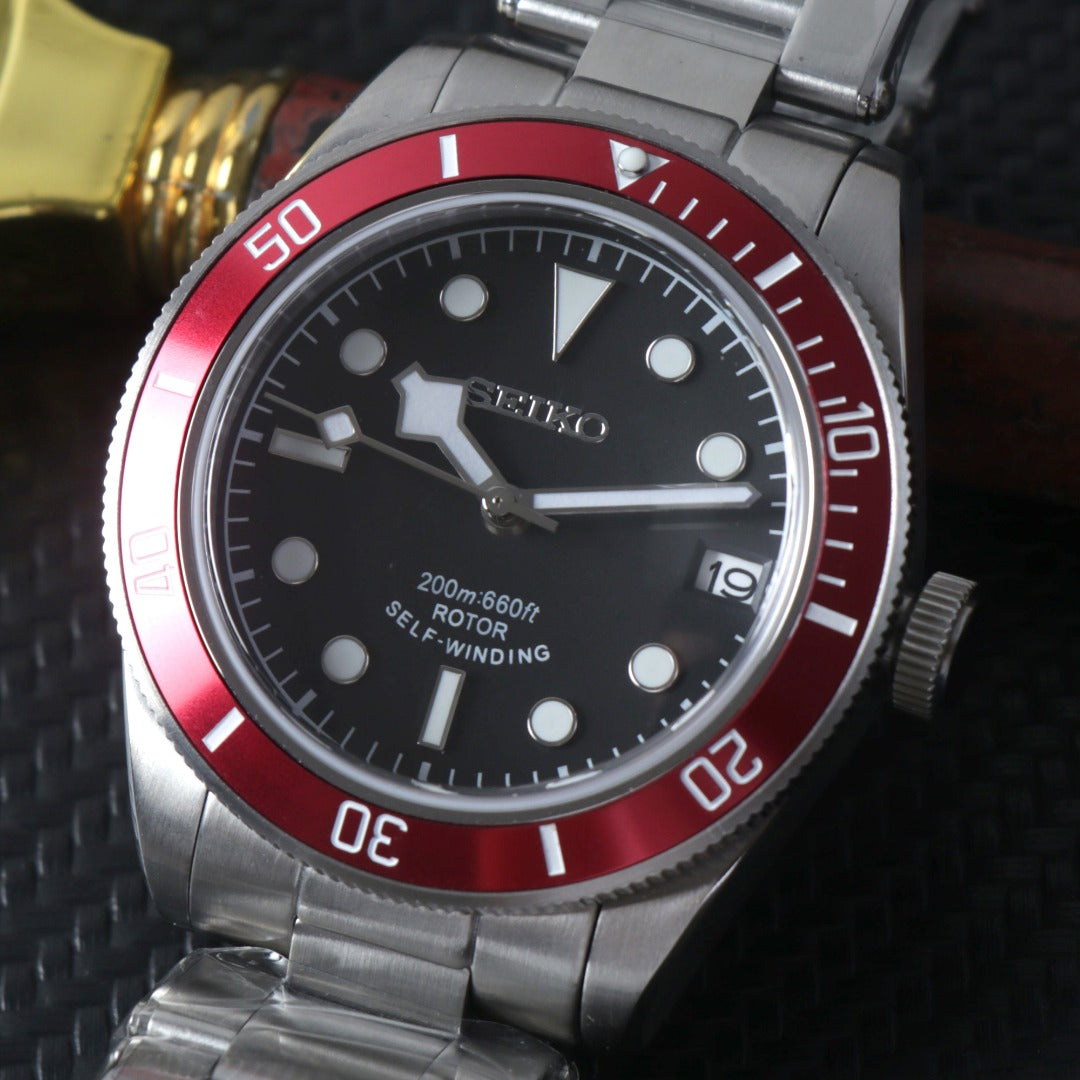 Classic Diver Automático Red Bezel – NH35