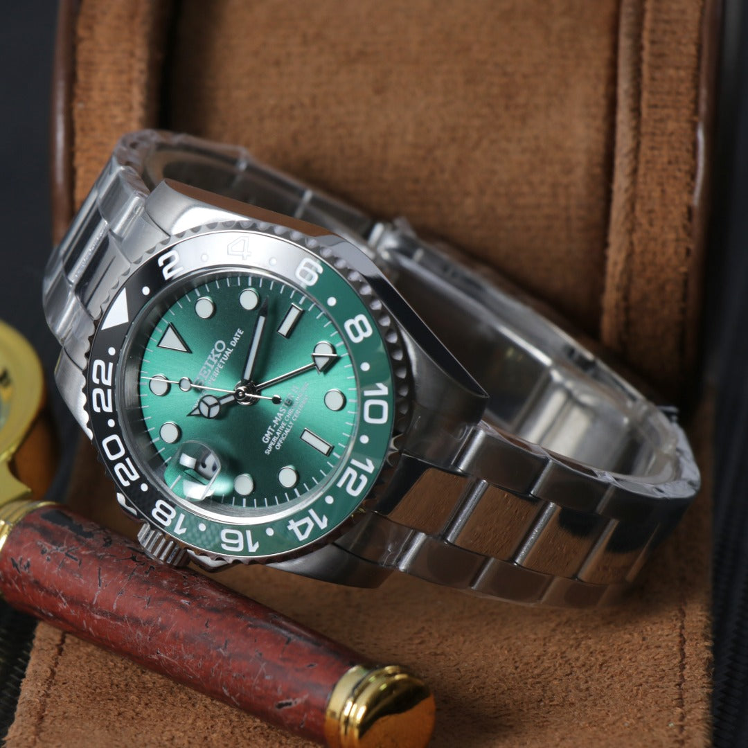 GMT Diver Automático Green Dial – NH34