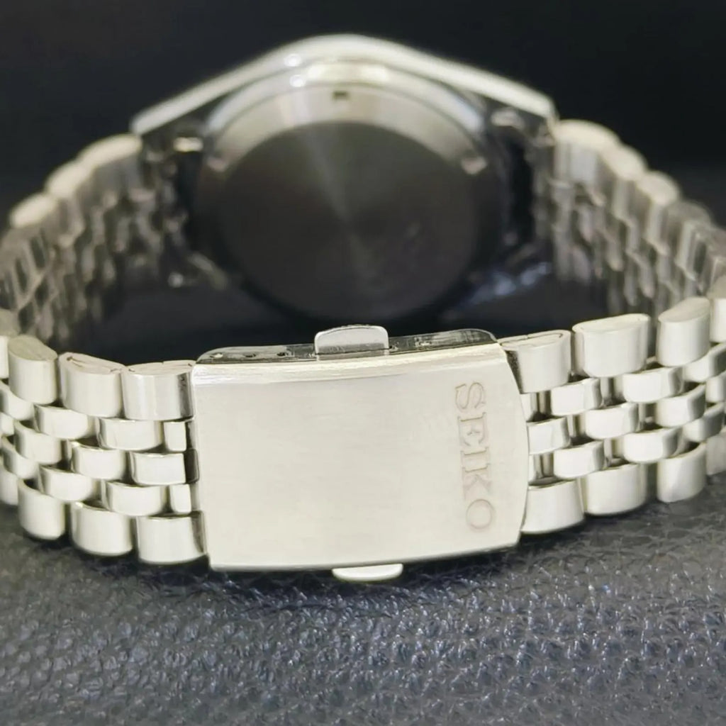 Reloj Vintage Seiko 5 Automático 7009A – Esfera Negra con Números Romanos (⭐5)