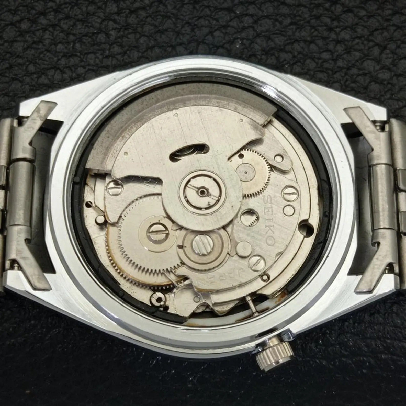 Reloj Vintage Seiko 5 Automático 7009A – Esfera Negra con Números Romanos (⭐5)