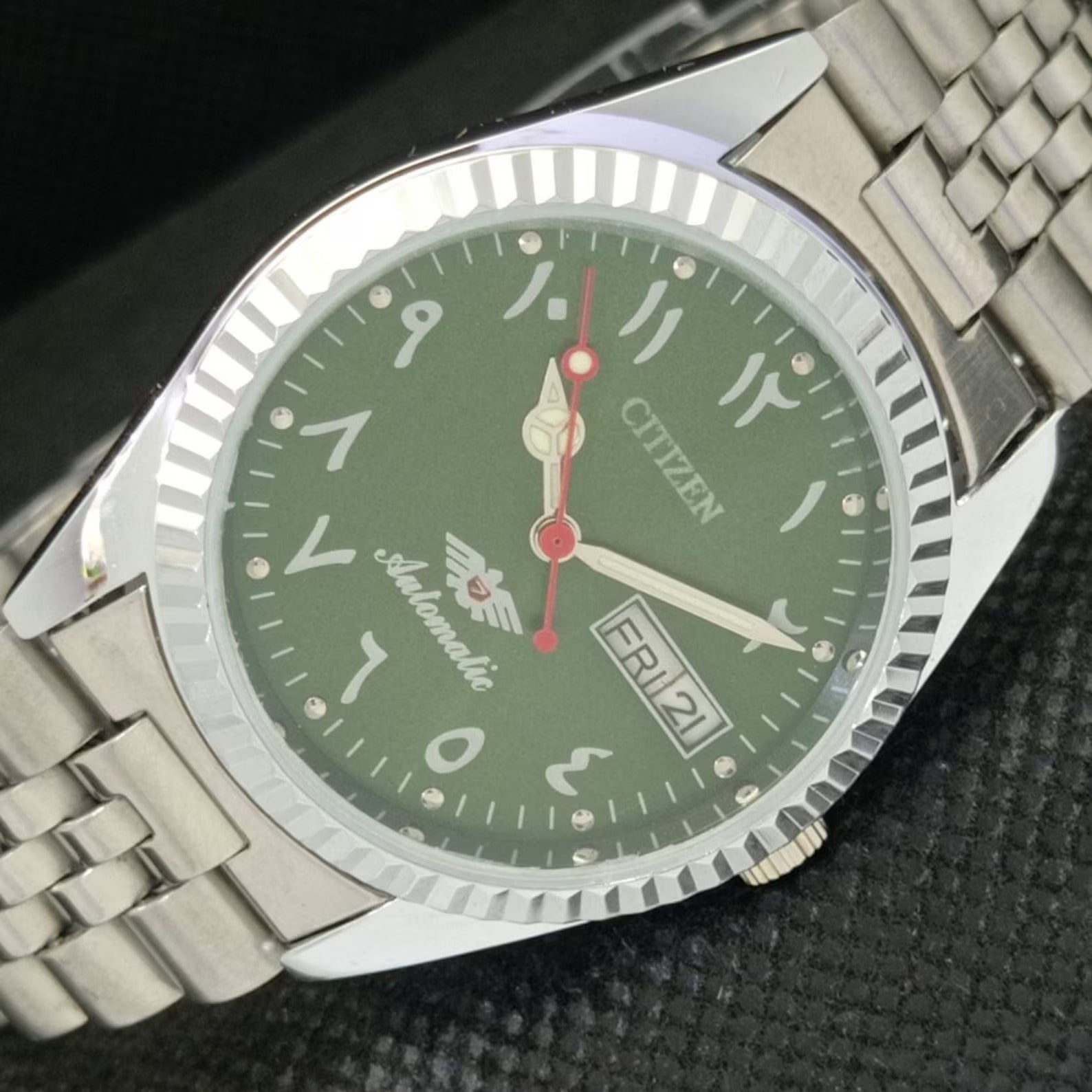 Reloj de Pulsera Citizen 8200 - Esfera Verde Árabe (⭐4,8)