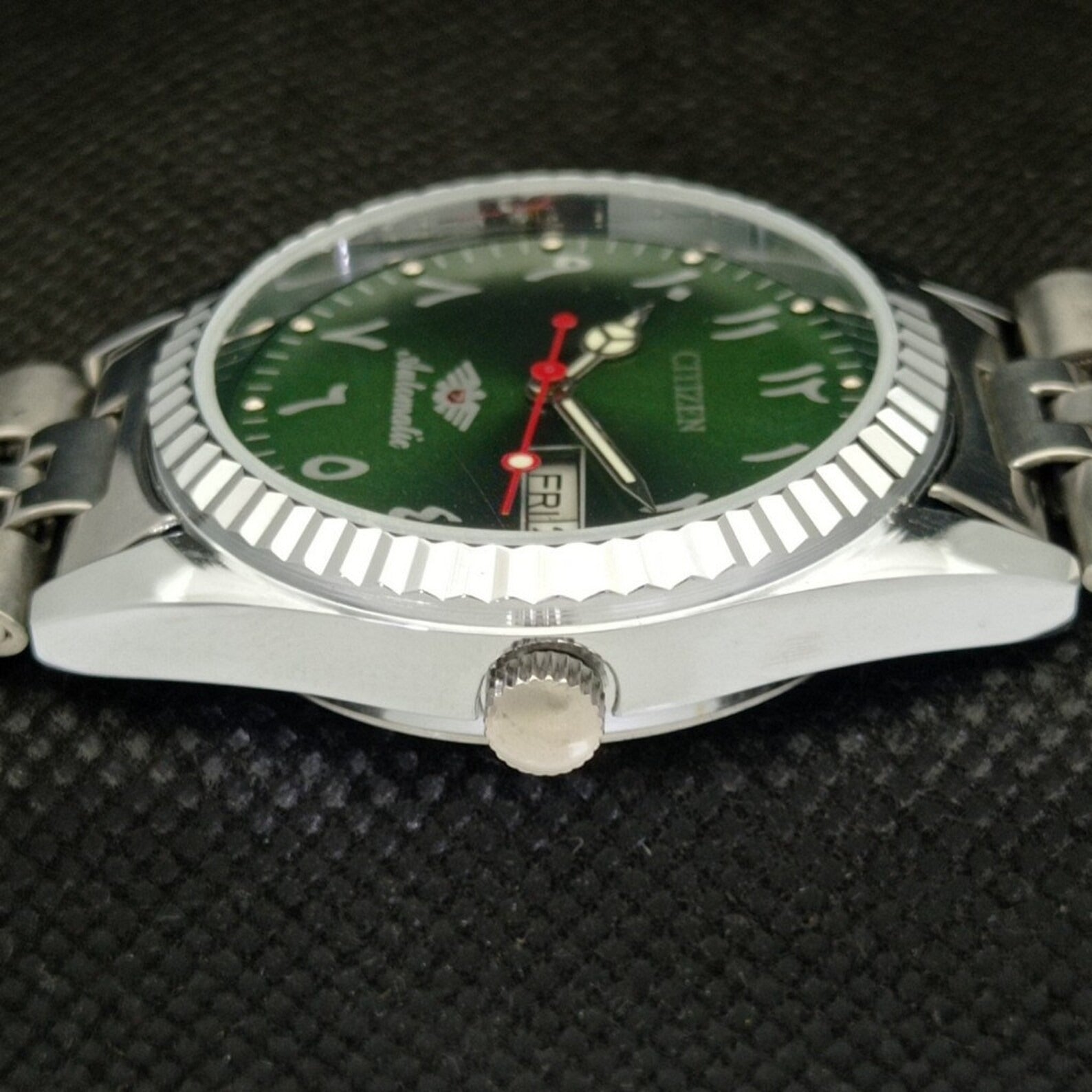 Reloj de Pulsera Citizen 8200 - Esfera Verde Árabe (⭐4,8)