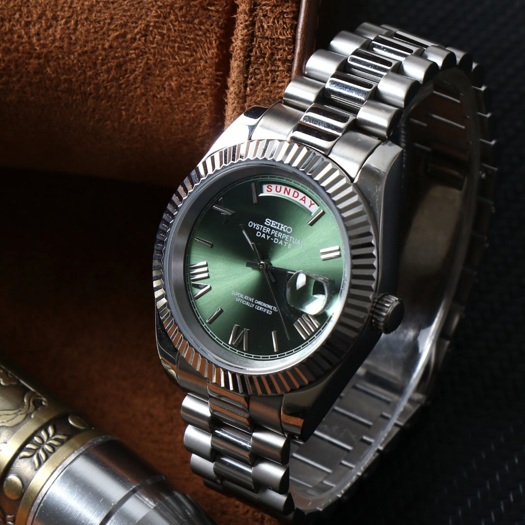 Classic Automático – Dark Steel Green Day-Date