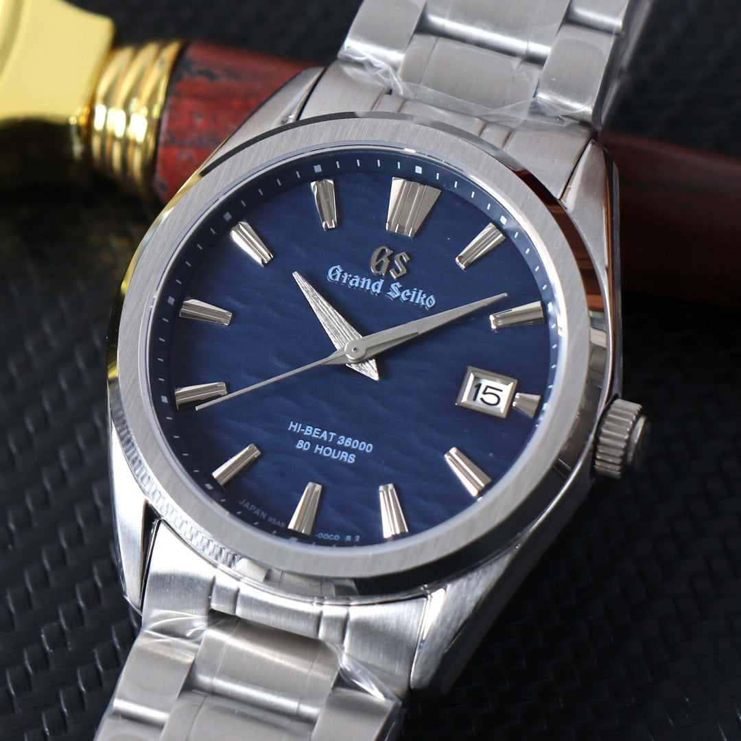 Classic Date Automático – Blue Textured Steel NH35