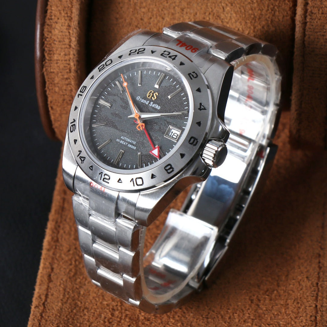 Daily GMT Automático – Grey Steel NH34