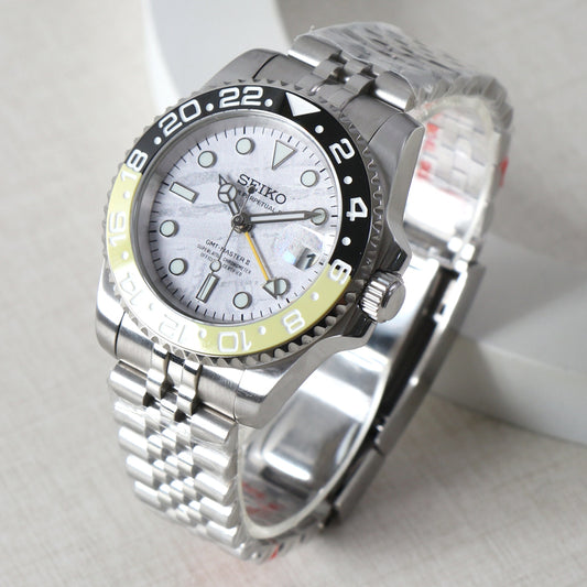 White Black-Gold GMT Automático – Classic Traveler NH34