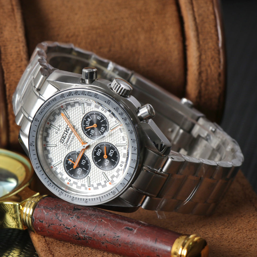 Classic Chrono Blanco Orange – Racing Heritage VK63
